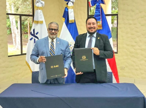 Gobiernos de República Dominicana y El Salvador fortalecen relaciones de transporte aéreo