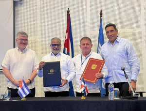 Gobiernos de RD y Cuba firman trascendental acuerdo para el fortalecimiento de la conectividad aérea